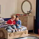 Formula 1 untuk koleksi kanak -kanak Pottery Barn akan mengubah bilik tidur dan bilik permainan peminat muda